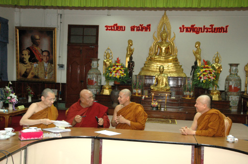 Ven. Dhammasami, Ven. Nyanissara, Ven. Sugandha, and Ven. Phra Theppariyattivimol finalising the preparotory meeting at MBU yan01.jpg